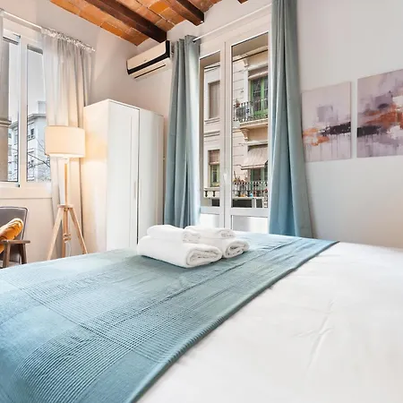 Apartment Barceloneta 12 *
